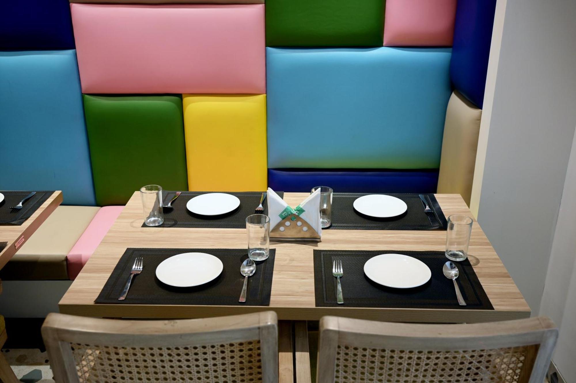 Hotel Le Roi Express Karol Bagh دلهي المظهر الخارجي الصورة