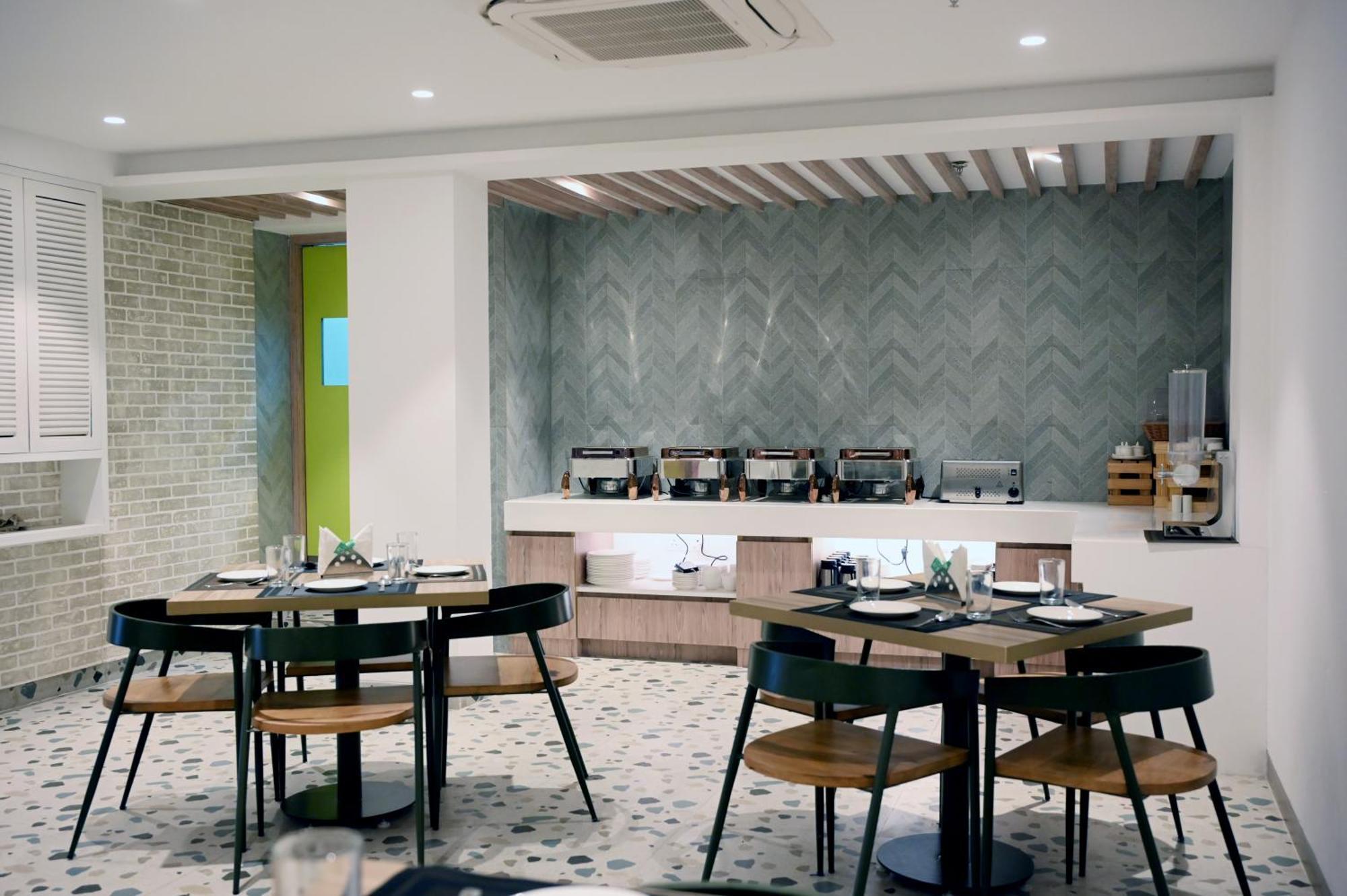 Hotel Le Roi Express Karol Bagh دلهي المظهر الخارجي الصورة