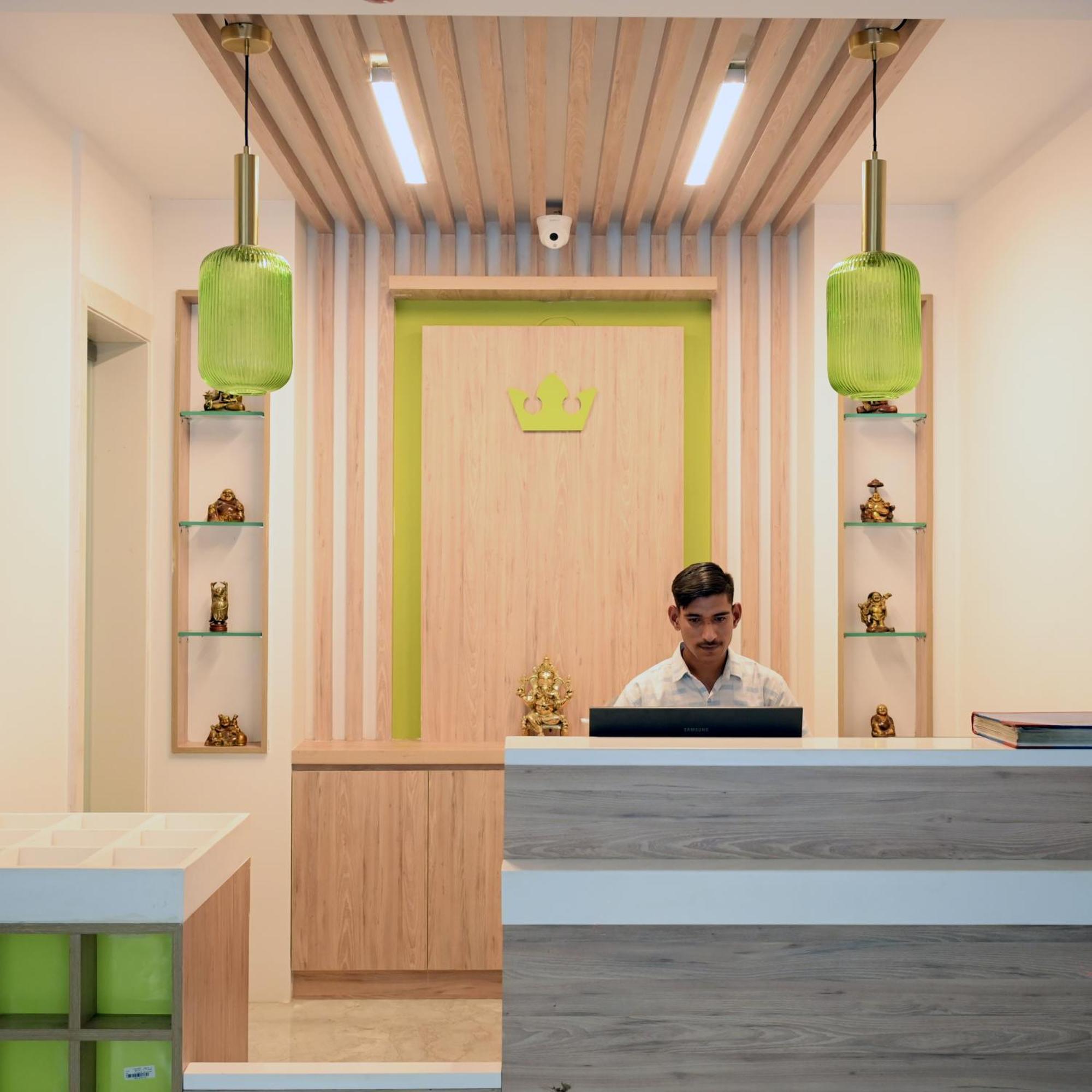 Hotel Le Roi Express Karol Bagh دلهي المظهر الخارجي الصورة